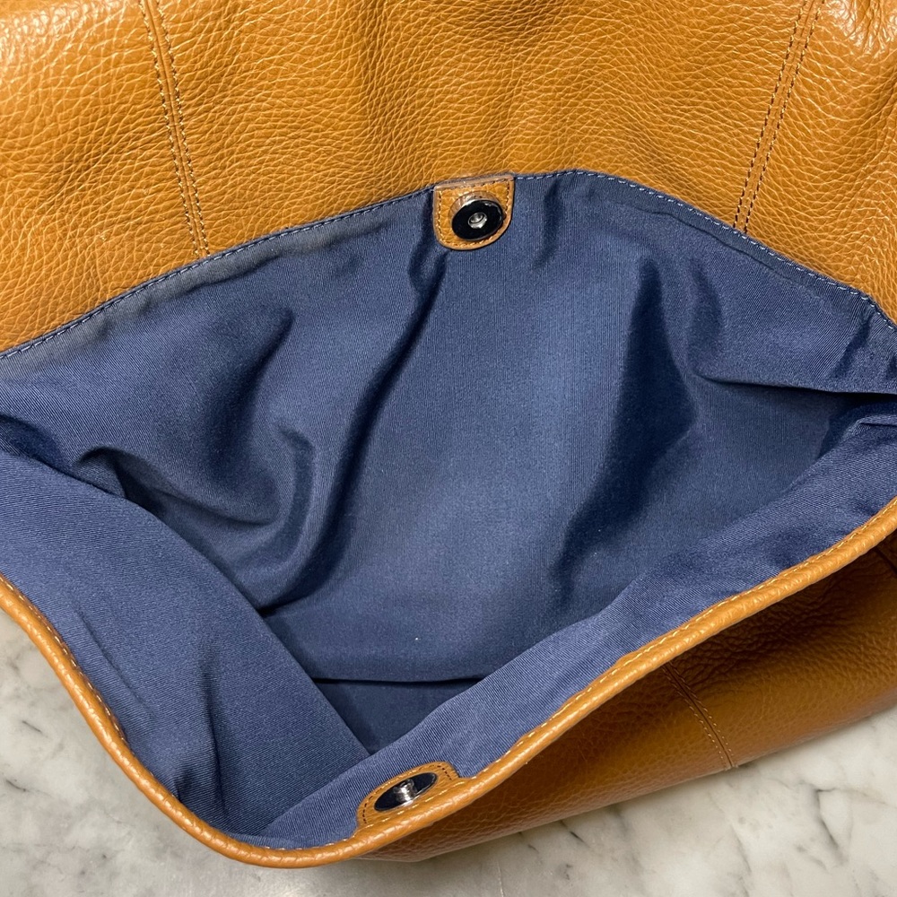 Cole Haan Leather Messenger Bag 9.5/10 NWOT - Picture 2 of 10